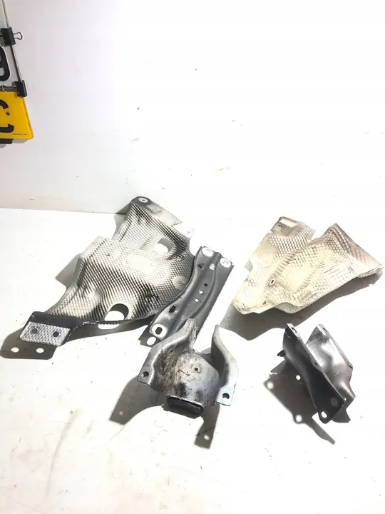 Motor Onderzijde Warmtebescherming Links Audi Q5 8R image 5