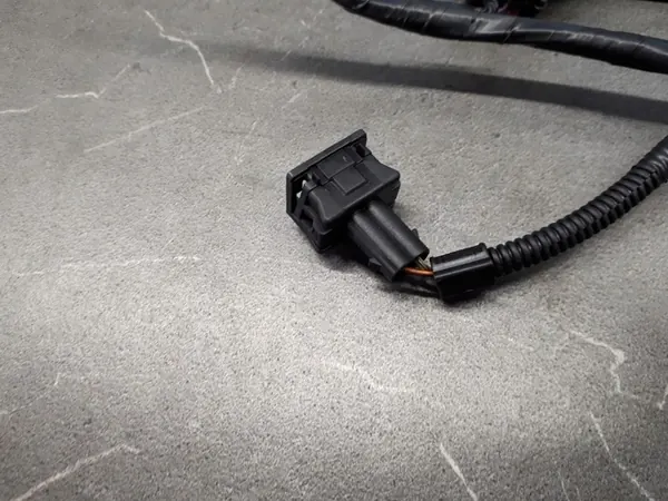 1H0973703 Injektorin asennus VW image 2