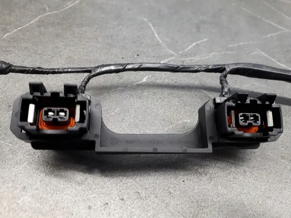 1H0973703 Injektorin asennus VW image 4