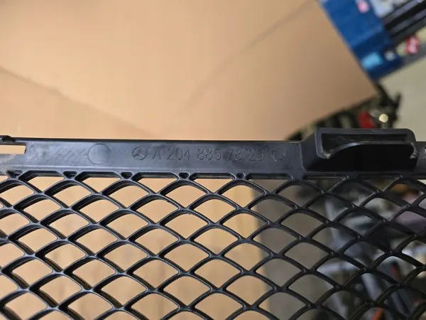 GRILLE DE PAROCHOC MERCEDES C CLASSE W204 AMG A2048857823 image 4