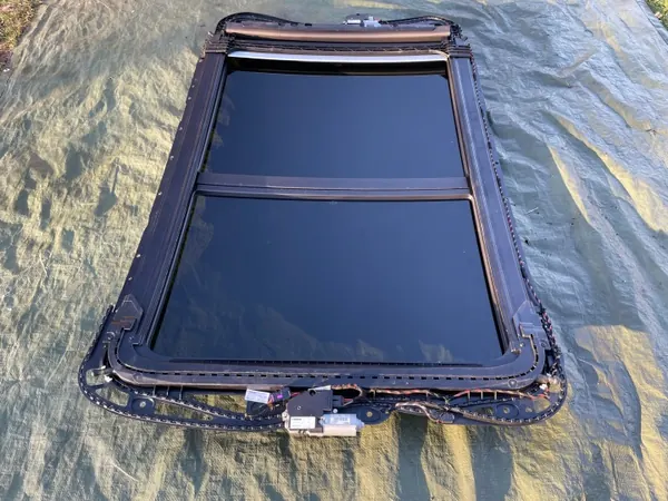 Porsche Panoramadach OEM 7P0877041C Gebraucht image 8