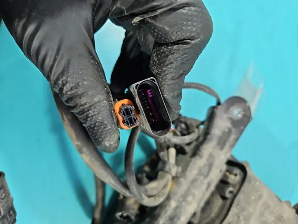 Compressore Sospensione Porsche Panamera I 970 OEM 97035815112 image 8