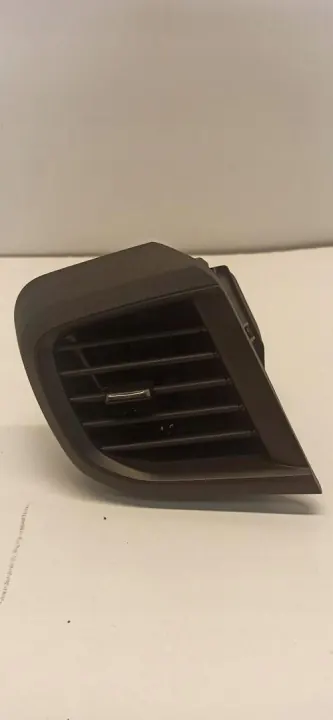 Grille d'entrée d'air gauche OEM 9808364377 pour Opel Vivaro C image 4