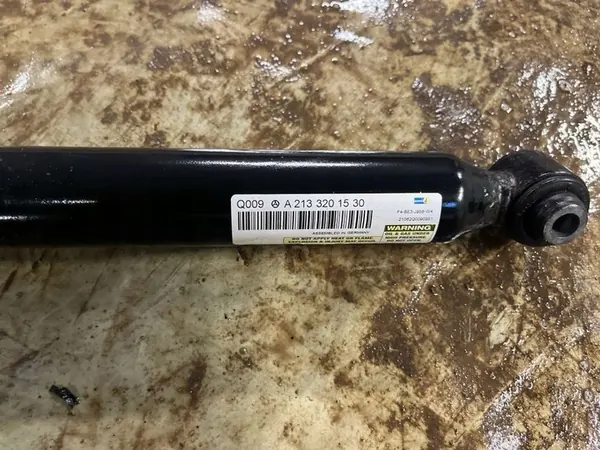 Bakre stötdämpare höger sida Mercedes-Benz CLS C257 A2133201530 image 6