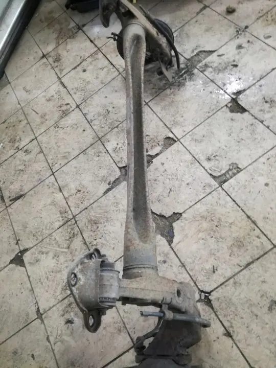 Viga do eixo traseiro Opel Meriva A OEM image 4