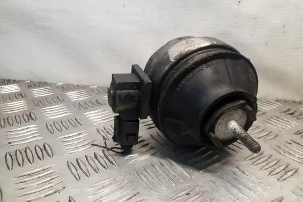 Soporte de motor VW PASSAT VARIANT B5 2.5L diesel OEM 8D0199382M image 2