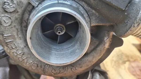 Turbocharger VOLVO V70 II 8689592 2.4L Diesel 120kW 2004 image 3
