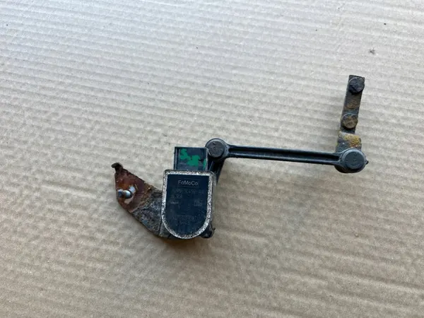Sensor de Nível Farol Xenon OEM 8G9N-30492-AA image 2