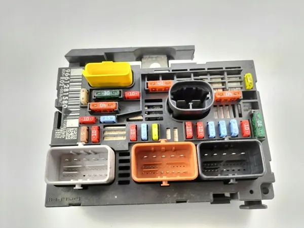 Caixa de fusíveis Peugeot 407 OE image 2