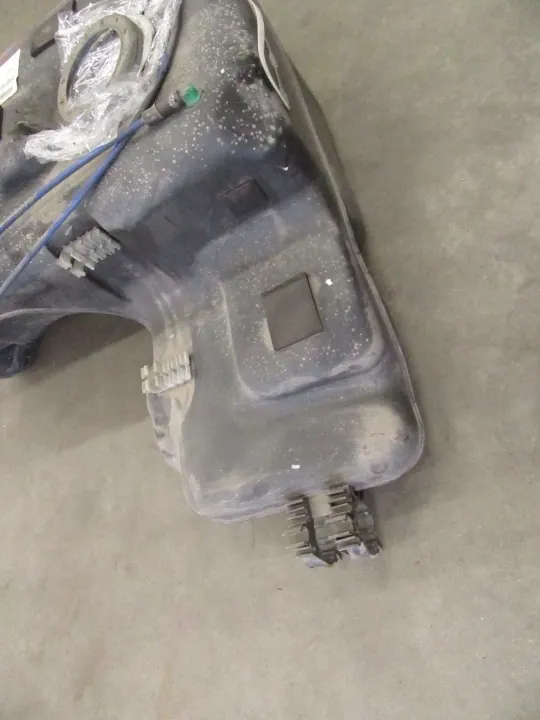 Depósito combustível BMW E53 X5 OEM 6766596 - Usado image 10