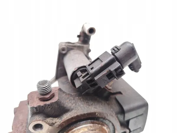 VW Golf Hochdruckkraftstoffpumpe 1.6 TDI Diesel image 6