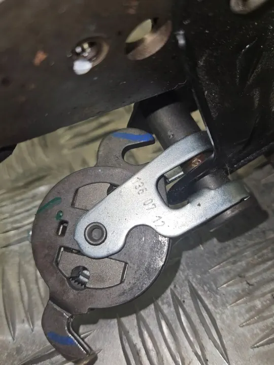 Levier de frein à main OEM 1360712 pour Audi A4 S4 B7 image 5