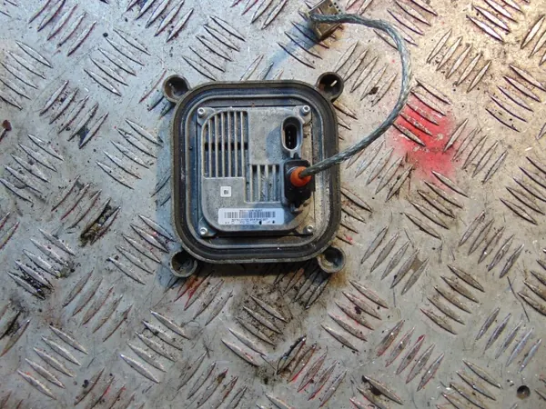 Módulo Xenon OEM 35XT52D1 para Ford Focus IV 2011 image 2