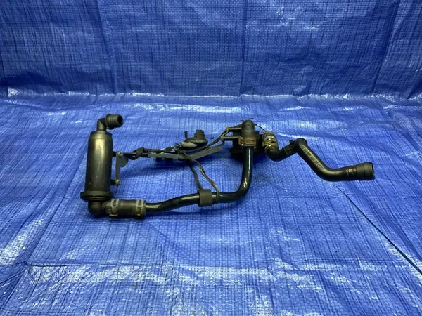 Vanne de filtre à charbon Audi A8 D4 8K0906253D image 4