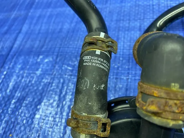 Vanne de filtre à charbon Audi A8 D4 8K0906253D image 6