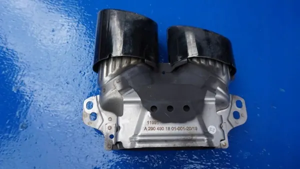 Mercedes-Benz C AMG W205 2015 Embout d'échappement A2054900727 image 2