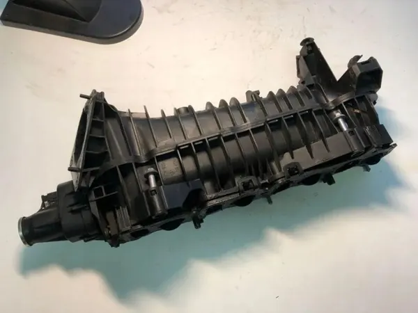BMW 5 (F10) Ansaugkrümmer 0280751014 3.0L Diesel image 2