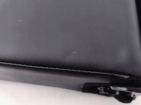 Accoudoir arrière Mazda CX-7 2011 OEM AMD213301 image 3