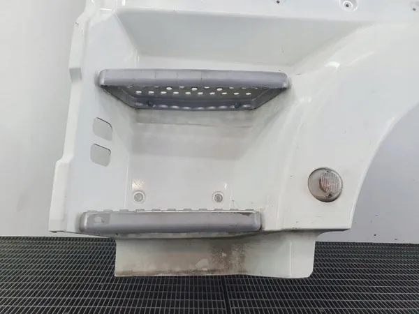 Ohjaamon porras vasen OEM AUST130312 MAN TGX Euro 6 image 4