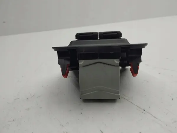 Prise USB Toyota OEM 8553242010 pour RAV4 XA50 image 5