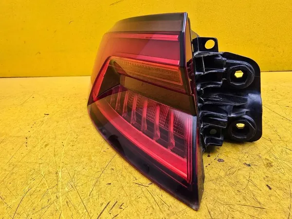 AUDI A5 8W LUZ TRASERA IZQUIERDA MATRIX 8W6945091D image 3