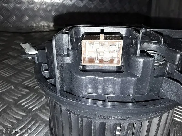 Moteur de souffleur de chauffage Audi A4 B7 2008 9020016 image 4