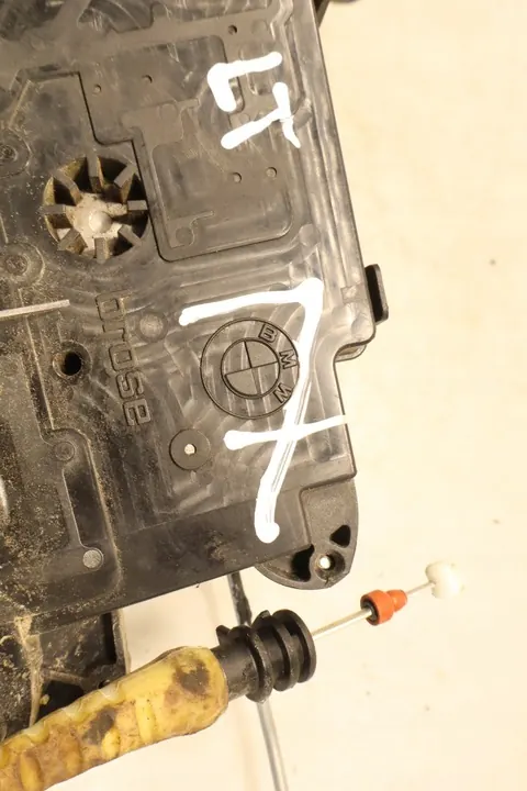 Vänster Bakdörrslås BMW 3 320D E90 OEM 7060295 image 8