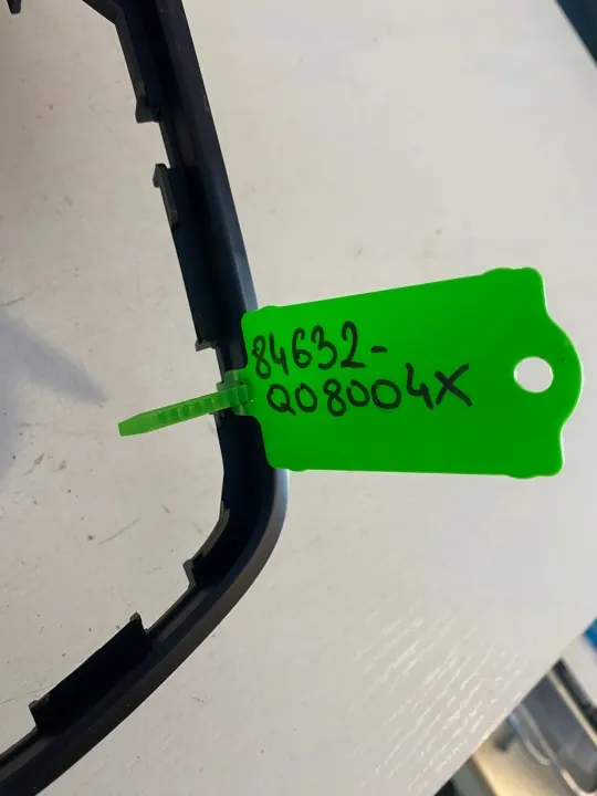 Cadre de botte de levier Hyundai i20 N OEM 84632-Q08004X image 3