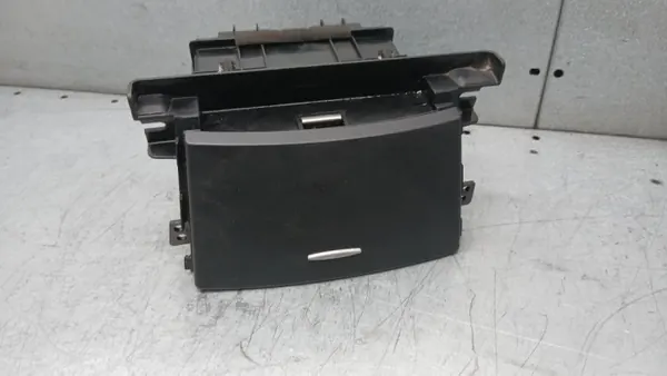 Cendrier OEM 84550-1H150 pour Kia Ceed I 1.6 CRDi image 2