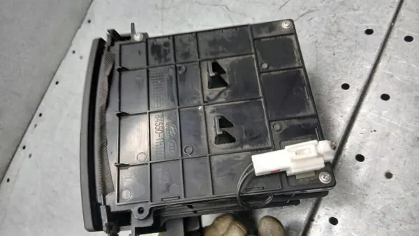 Cendrier OEM 84550-1H150 pour Kia Ceed I 1.6 CRDi image 4