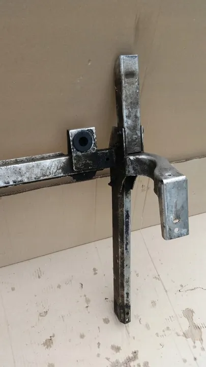 MERCEDES A250 W176 W246 Supporto Radiatore A2466280229 image 3