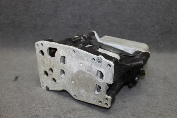 Oljefilterbas BMW F30 F07 F10 E70 F01 8510856 image 3