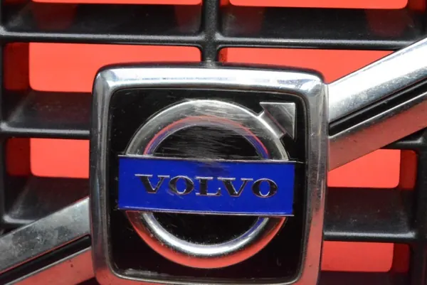 Rejilla OEM 9151881 Negro Cromo para Volvo S60 2000-2004 image 4