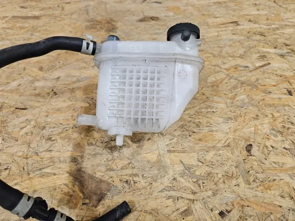OEM 164A2-0T021 E21 Toyota Hybride expansievat image 4