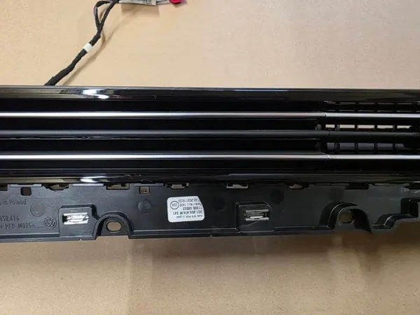 Grille de ventilation console VW Passat B8 OEM 3G1858416M image 4