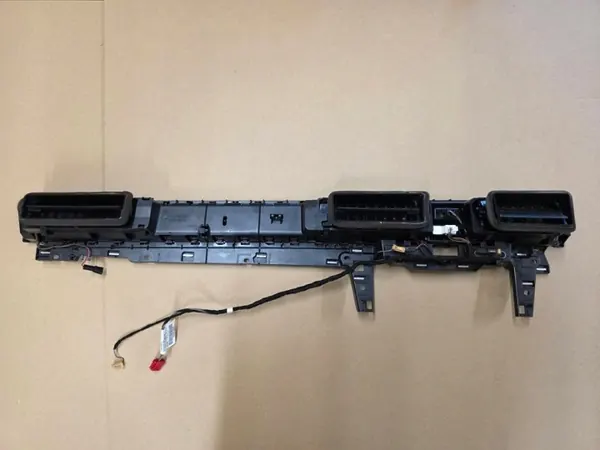Grille de ventilation console VW Passat B8 OEM 3G1858416M image 7