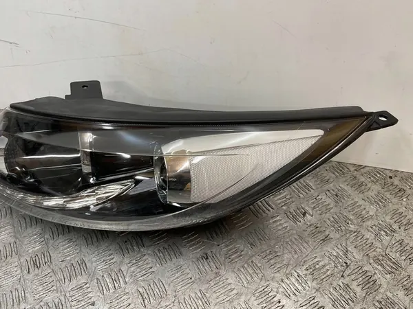 Reflector de faro delantero izquierdo Kia Sportage III 2010- OEM image 3
