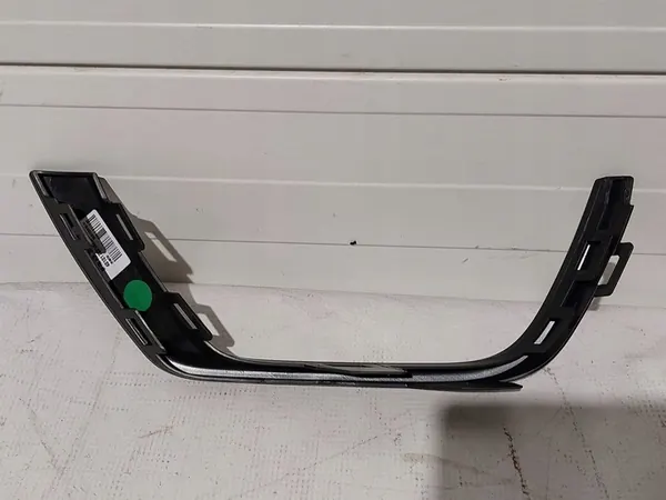 Jeep Compass 2018 Acabamento do para-choque dianteiro lado direito OEM image 3