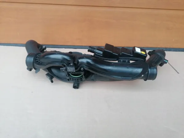Audi Luftflödesrör OEM 06M145674 - Begagnad image 4