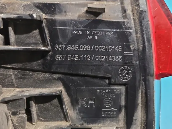 Luz Trasera Derecha Guardabarros Skoda Scala 2019- OEM 657945096 image 10