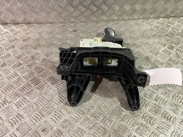 Hyundai Santa Fe 2019 Versnellingspook OEM 46700G8200 image 3