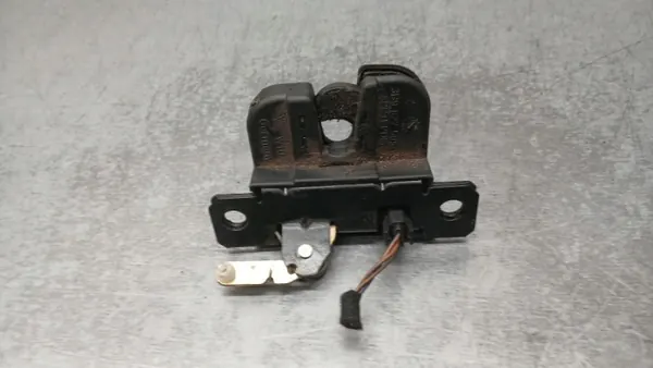Bakluckelås OEM 3B9827505 för VW Passat B5 FL image 2