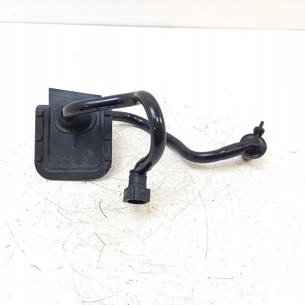 Mercedes-Benz Bremskraftverstärker-Schlauch OEM A0009987601 image 2