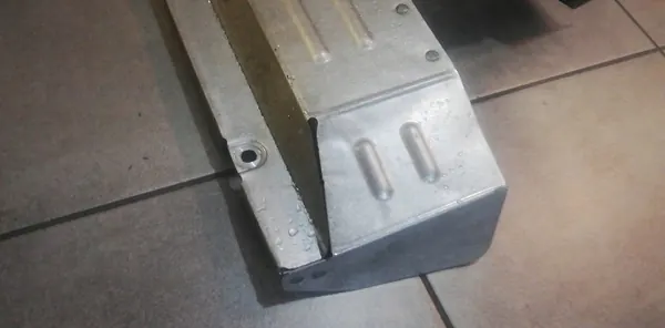 Escudo Turbo Mercedes Vario 815 Pieza OEM image 3
