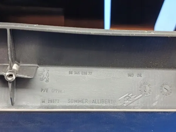 Peugeot 307 SW Handschoenenvak passagier OEM 9634503877 image 6