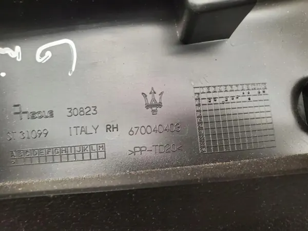 Maserati Levante 2016 Garniture Coffre OEM 670040403 image 3