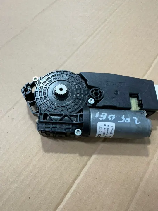 Panoraamakaton moottori OEM A2059001024 Mercedes C-Class image 6