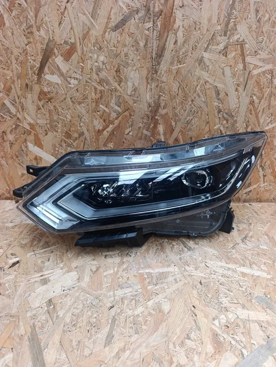 Farol esquerdo Nissan Qashqai II Lift J11 image 1