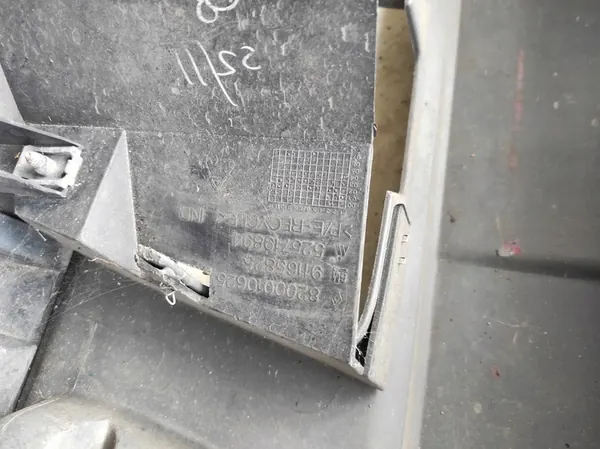 Paraurti anteriore per Trafic II Vivaro Primaster image 10