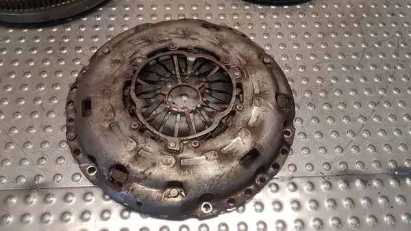 Volante bimassa embreagem VW T5 T6 2.0 TDI image 2